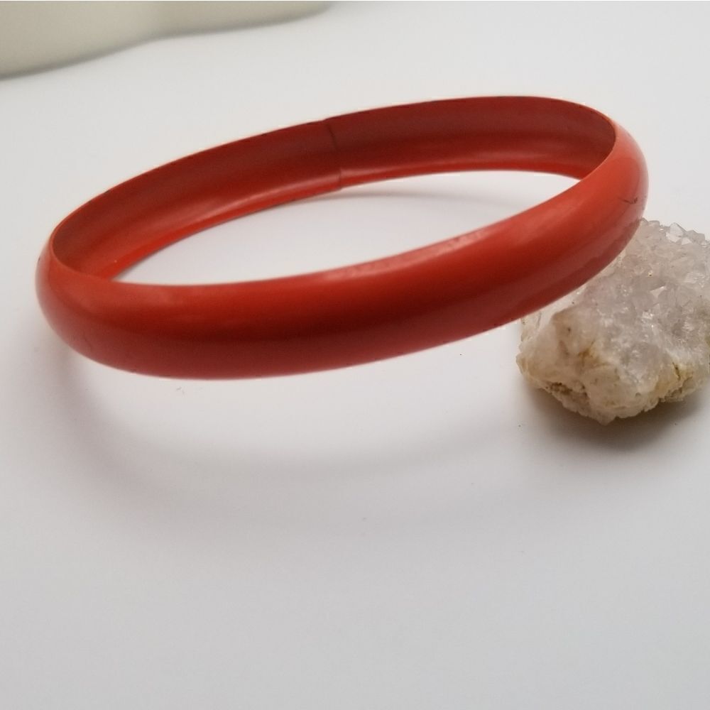 Reddish orange retro 1950s bracelet . B505